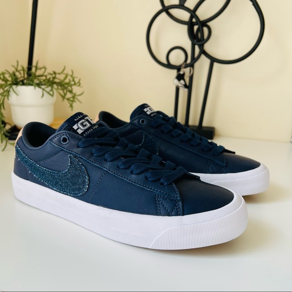 Nike SB Zoom Blazer Low Pro GT Premium - Picture 2 of 9